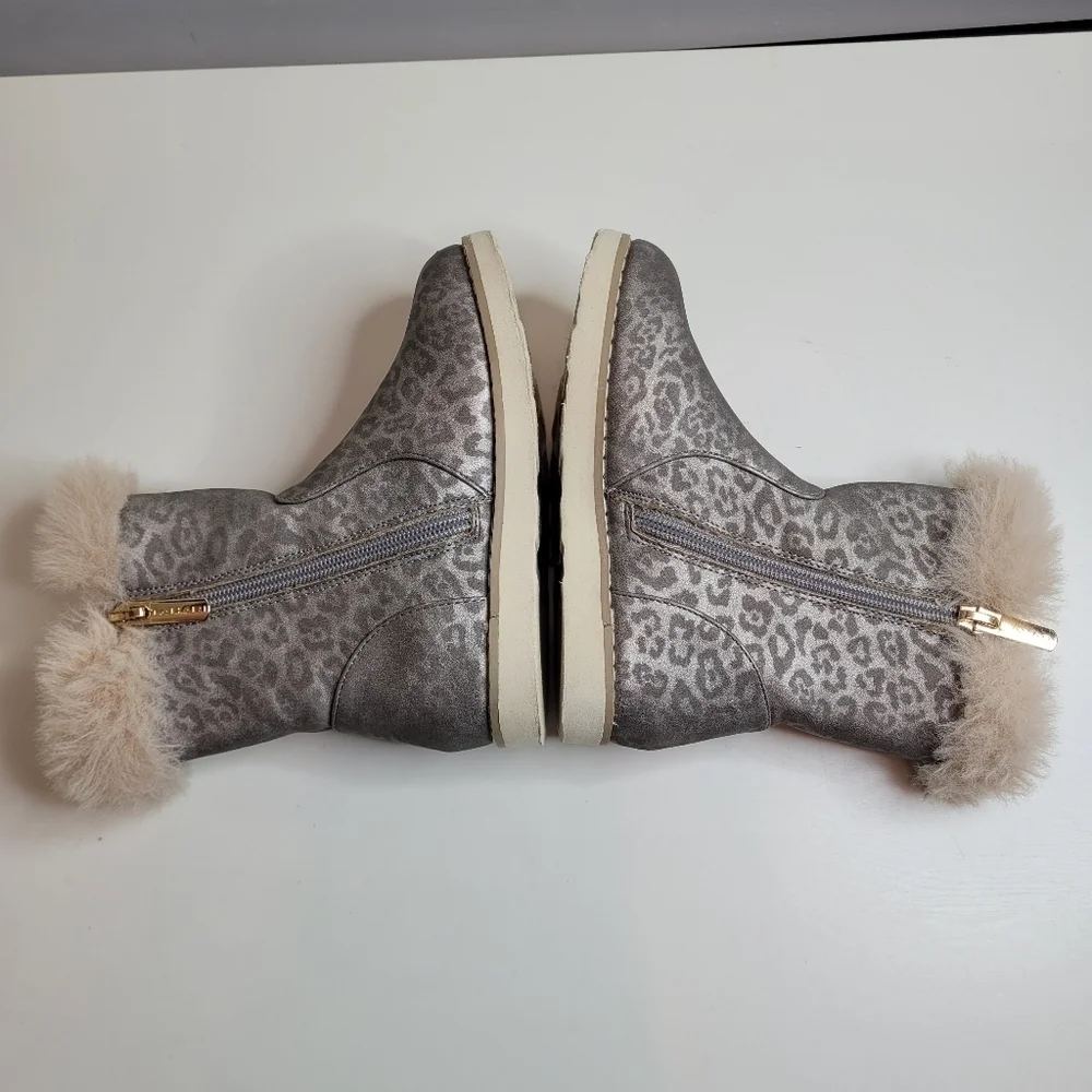 Tahari Gray Leopard Print Faux Fur Side Zip Bootie Size Girl's 10